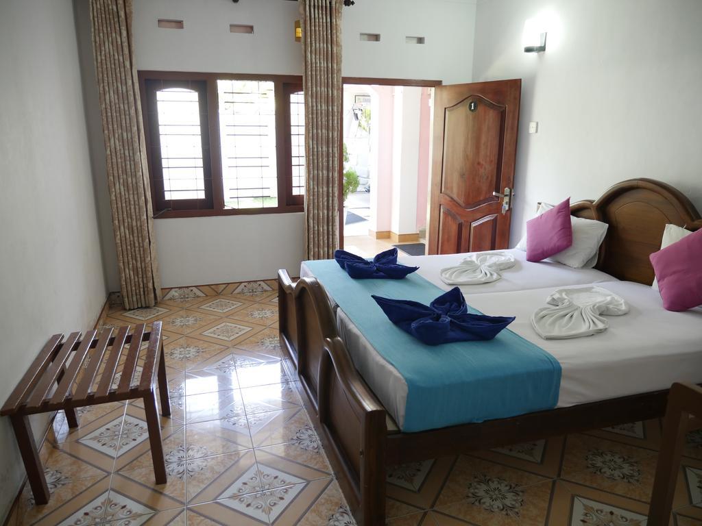 Ocean View Tourist Guest House At Negombo Beach Near The Airport Exterior foto